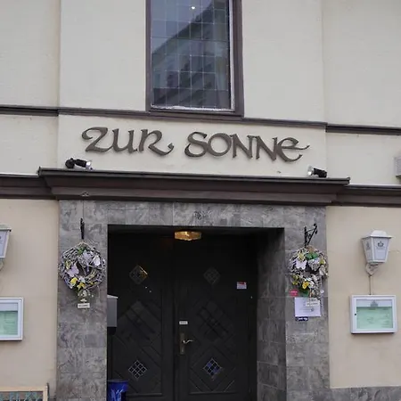 Zur Sonne